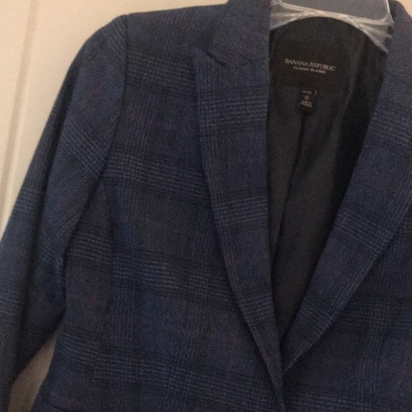 Banana Republic Plaid Blazer - Picture 4 of 12